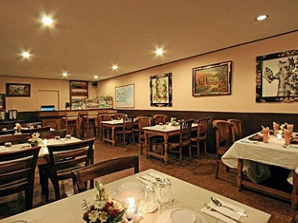 Oyo 3244 Grand Chandra Hotel Denpasa Buitenkant foto